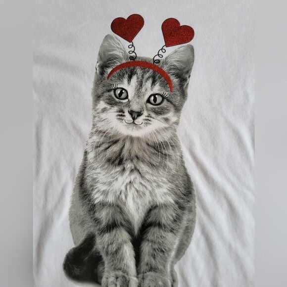 New girl's Valentine's day t-shirt loving kitten - Picture 2 of 2